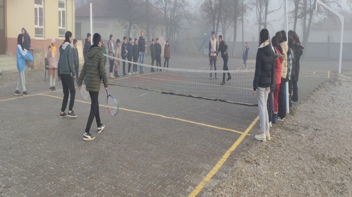 Okulumuzda Sosyal etkinlik haftası kapsamında tenis turnuvası düzenlendi.